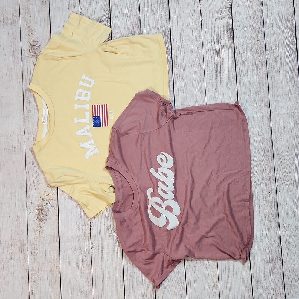 2 Girls short sleeve shirts
